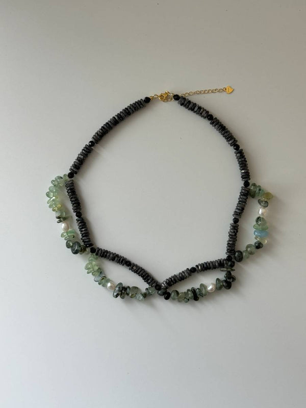 WINTER SEA GREEN BLACK GEMSTONE NECKLACE